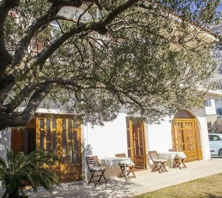 Apartment Sunny - Quiet And Relaxing Makarska