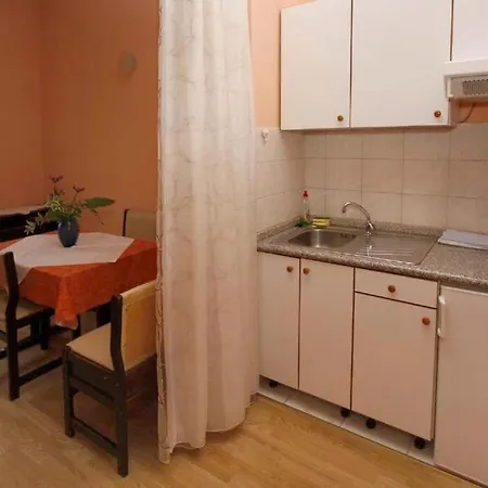 Sunny - Quiet And Relaxing Apartment Makarska